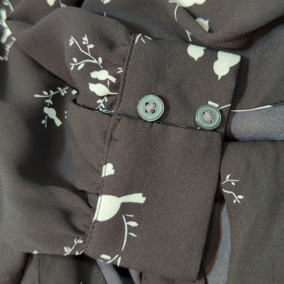 Loft Women's V-Neck Blouse w/Bird Print and Tie Back Size XS - Picture 6 of 7